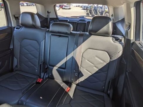 Used 2024 Volkswagen Atlas SE image 27