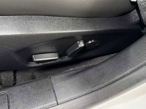 Used 2020 Ford Fusion SE FWD image 14