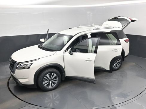 Used 2024 Nissan Pathfinder SL image 60
