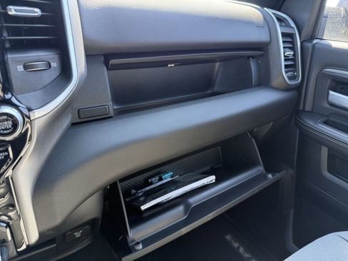 Used 2024 RAM 2500 Big Horn w/ Safety Group image 30