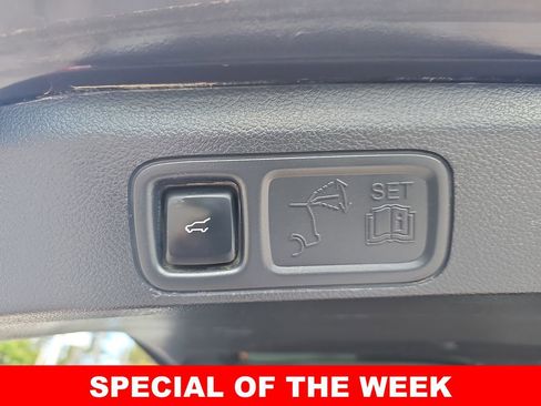 Used 2024 Ford Expedition XLT image 14