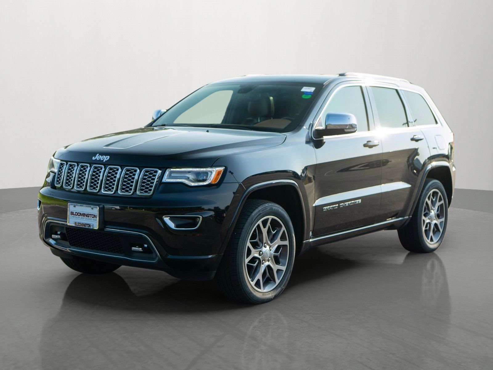 Used 2020 Jeep Grand Cherokee Overland AWD/4WD image 3