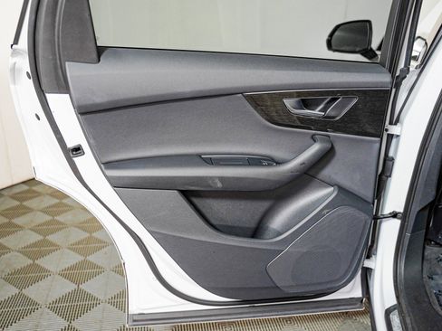 Used 2023 Audi Q7 2.0T Premium w/ Convenience Package image 25