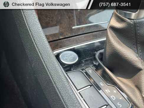 Used 2015 Volkswagen Passat TDI SEL Premium FWD image 45