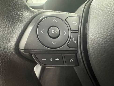 Used 2025 Toyota RAV4 XLE FWD image 16