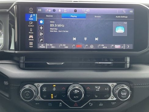 Used 2024 Jeep Wrangler Unlimited Sahara w/ Safety Group image 19