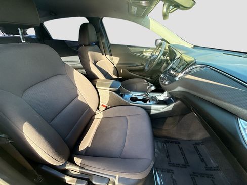 Used 2018 Chevrolet Malibu LT image 27