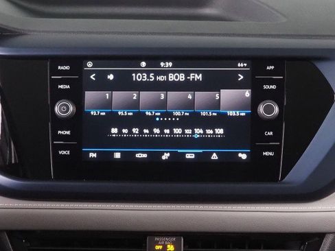 Used 2024 Volkswagen Taos SE image 24