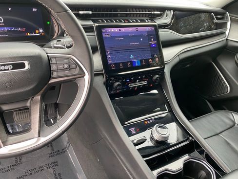 Used 2023 Jeep Grand Cherokee L Limited w/ Luxury Tech Group II image 28