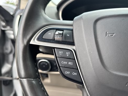 Used 2019 Lincoln Nautilus Select w/ Cargo Utility Package FWD image 31