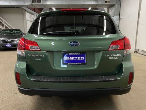 Used 2013 Subaru Outback 2.5i Premium w/ All-Weather Pkg AWD/4WD image 4