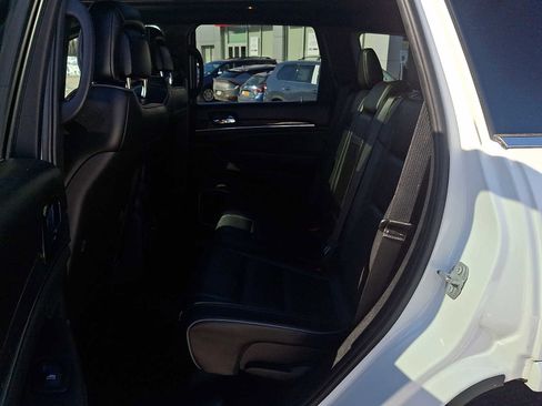 Used 2019 Jeep Grand Cherokee Overland image 11