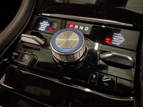 Used 2022 Jeep Grand Cherokee L Summit image 32