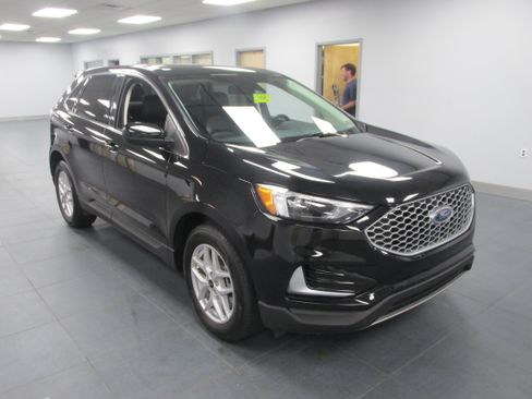 Certified 2024 Ford Edge SEL AWD/4WD image 3