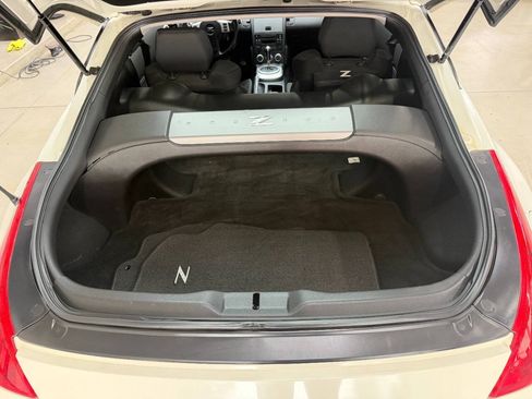 Used 2006 Nissan 350Z Enthusiast w/ (N93) Cargo Convenience Pkg RWD image 9
