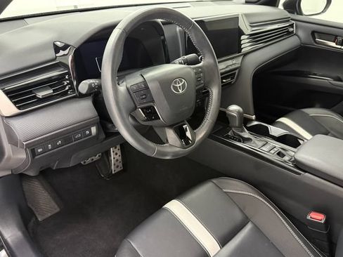 Used 2025 Toyota Camry SE FWD image 8