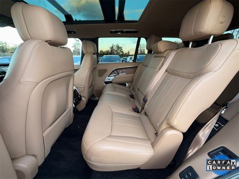 Used 2025 Land Rover Range Rover Long Wheelbase SE image 21