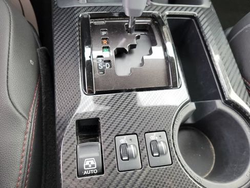 Used 2022 Toyota 4Runner TRD Off-Road Premium AWD/4WD image 13