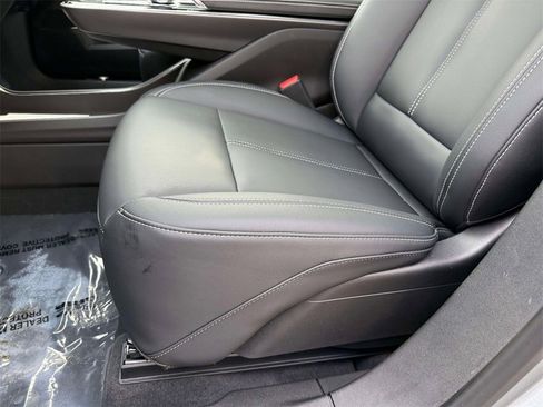 Used 2024 Cadillac Lyriq Tech image 3