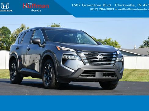 Used 2024 Nissan Rogue SV AWD/4WD image 1