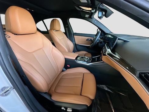 Used 2023 BMW 330i Sedan w/ M Sport Package image 28