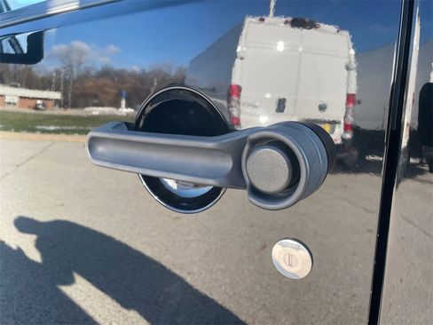 Used 2012 Jeep Wrangler Unlimited Sahara image 37