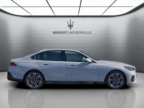 Used 2025 BMW 530i w/ M Sport Package RWD image 8