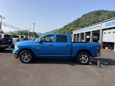 Used 2023 RAM 1500 Classic SLT AWD/4WD image 8
