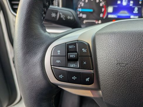 Certified 2022 Ford Explorer XLT w/ Equipment Group 202A image 18