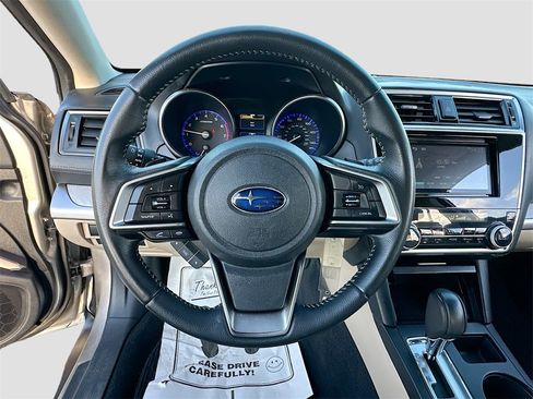 Used 2018 Subaru Outback 2.5i Premium image 11