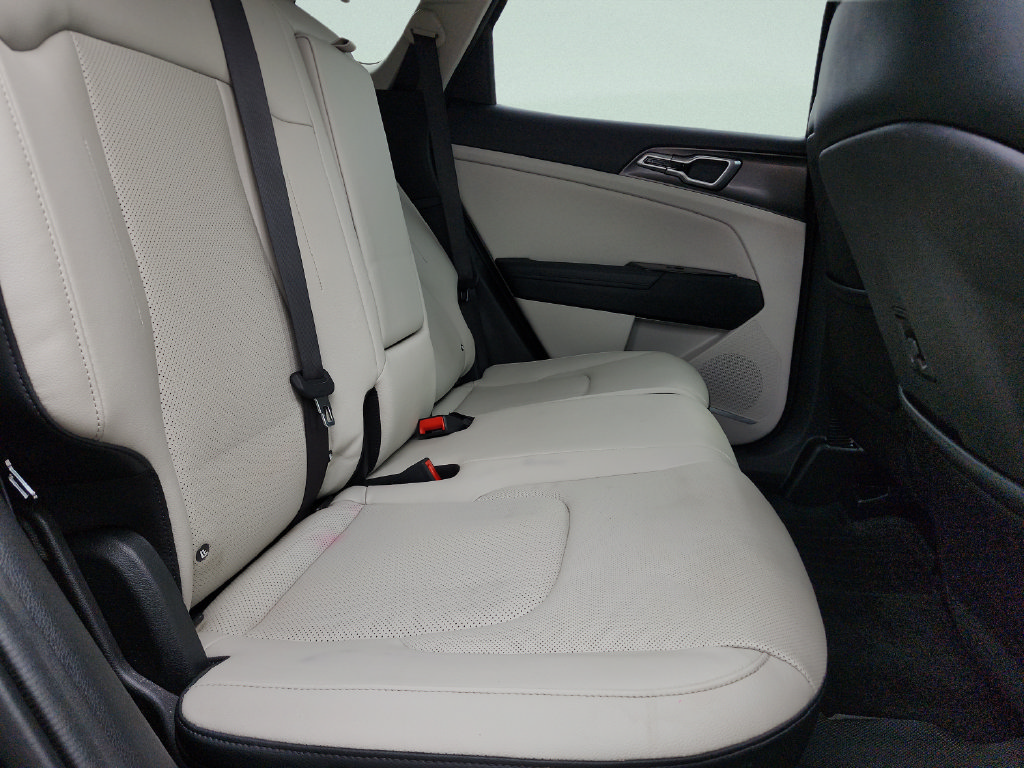 Used 2025 Kia Sportage EX FWD image 33