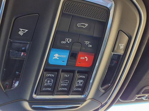 Certified 2025 Jeep Grand Cherokee Summit image 16