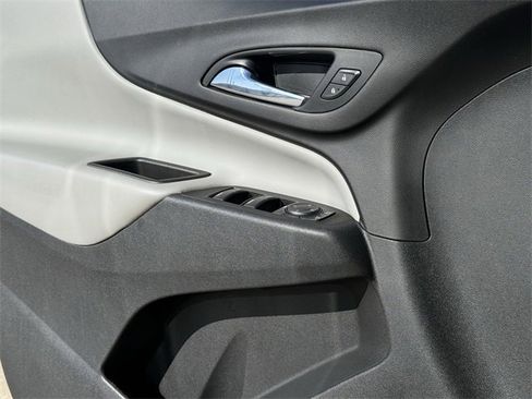 Certified 2021 Chevrolet Equinox LS w/ LS Convenience Package image 24
