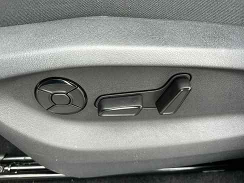 New 2026 Volkswagen Tiguan SE AWD/4WD image 21