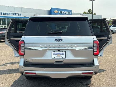 Used 2022 Ford Expedition Limited AWD/4WD image 12