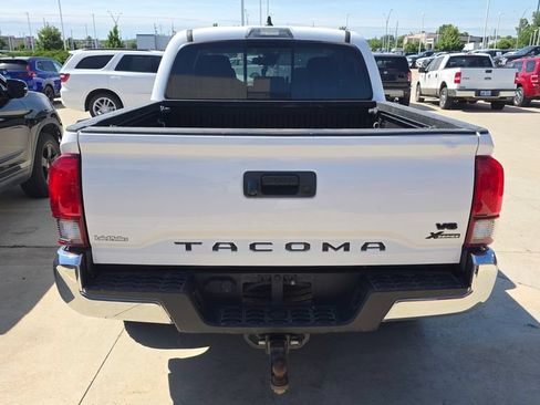 Used 2021 Toyota Tacoma SR5 RWD image 3