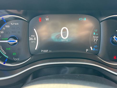 Used 2024 Chrysler Pacifica Limited FWD image 26