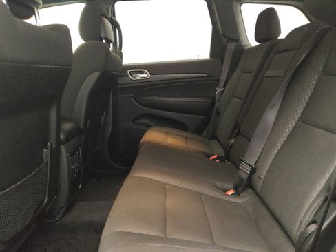 Used 2019 Jeep Grand Cherokee Laredo image 18