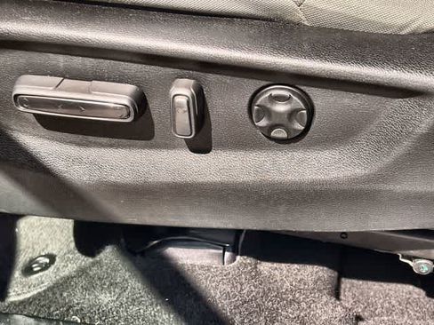 Used 2017 Honda CR-V EX image 30