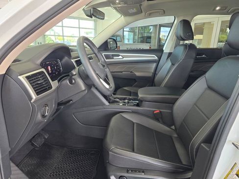 Used 2023 Volkswagen Atlas SEL AWD/4WD image 18