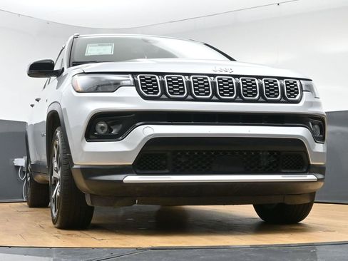 Used 2026 Jeep Compass Limited image 7