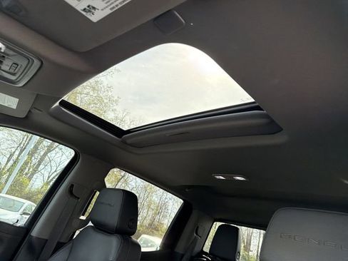 Used 2022 GMC Sierra 1500 Denali w/ Denali Premium Package image 16