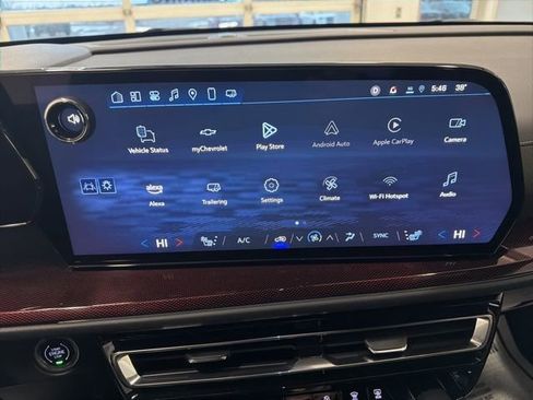 Used 2025 Chevrolet Traverse Z71 image 48