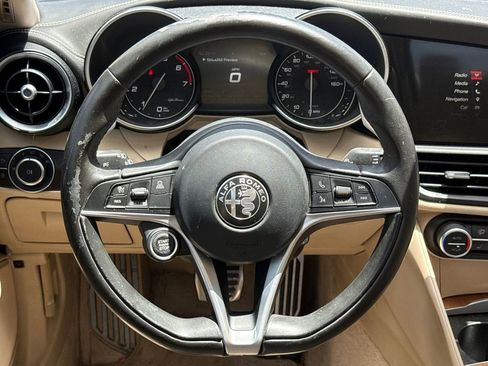 Used 2018 Alfa Romeo Giulia Ti w/ Quick Order Package 22X Lusso AWD/4WD image 13