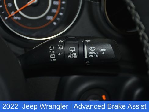 Used 2022 Jeep Wrangler Unlimited Sahara w/ LED Lighting Group AWD/4WD image 14