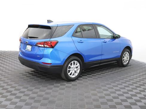 Used 2024 Chevrolet Equinox LS w/ LS Convenience Package AWD/4WD image 8