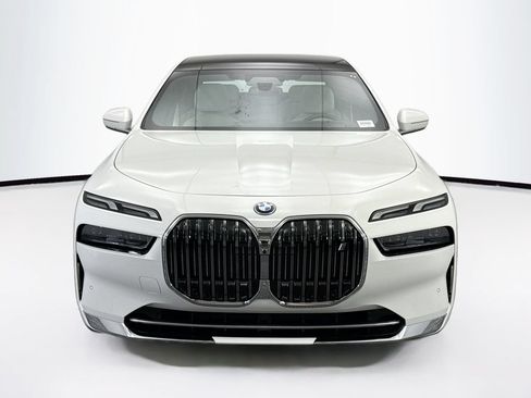 Used 2026 BMW i7 eDrive50 RWD image 2