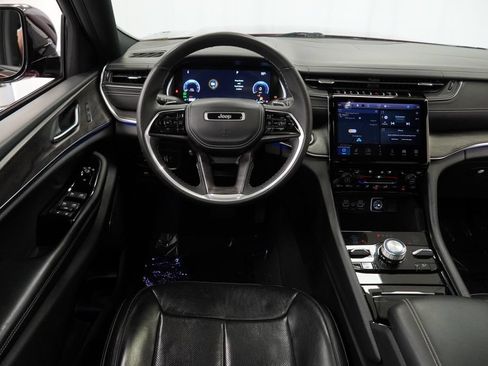 Certified 2023 Jeep Grand Cherokee L Overland AWD/4WD image 24