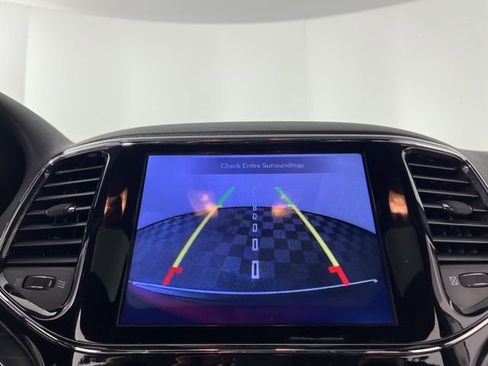 Used 2020 Jeep Grand Cherokee Limited image 25