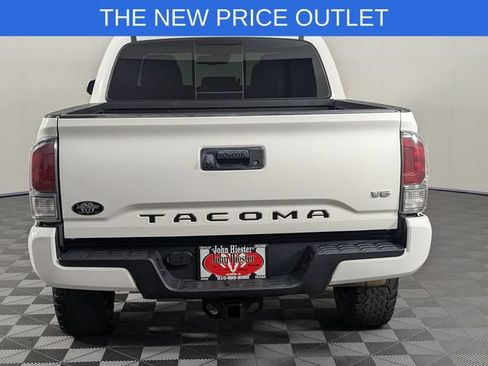 Used 2020 Toyota Tacoma TRD Sport AWD/4WD image 7